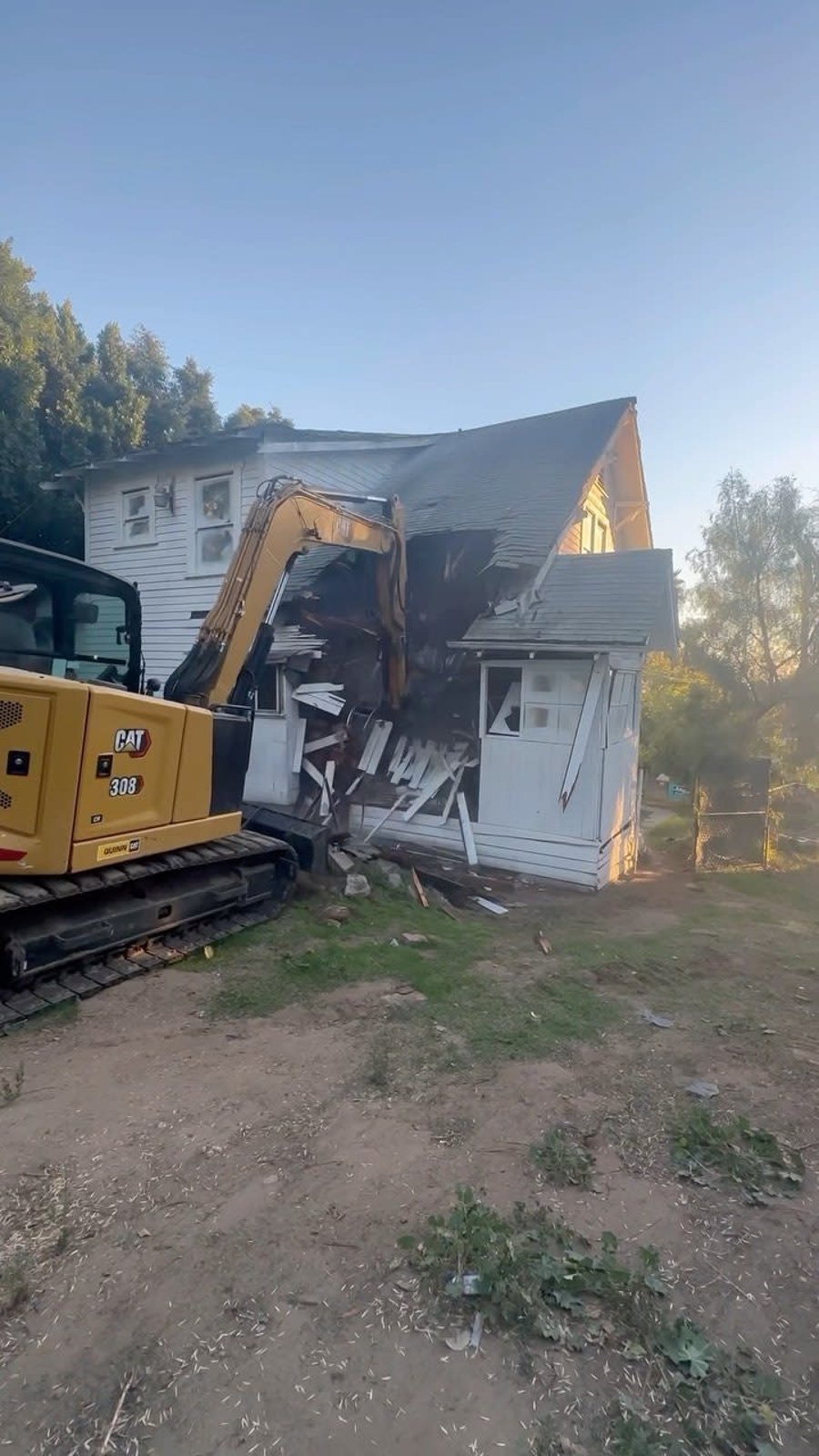 ee7c4b8d e3ab 4845 b546 741a2fa3fc98